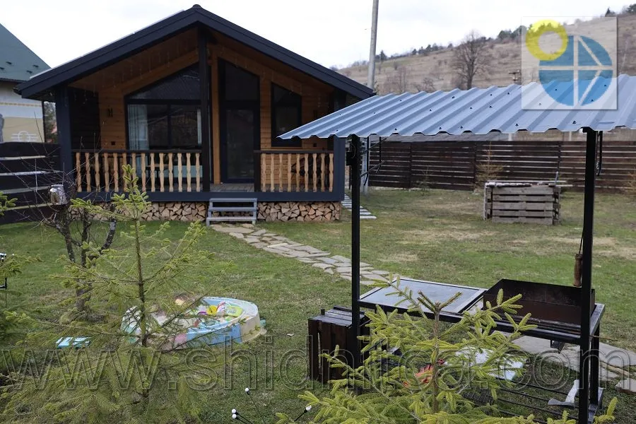 Новый Кропивник.Коттеджи Возле леса.