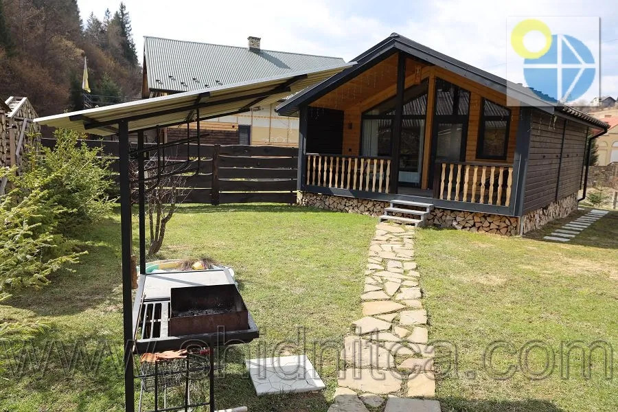 Новый Кропивник Коттеджи Возле леса.